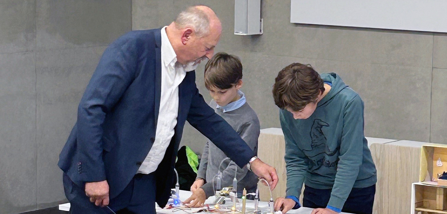 PASS engagiert sich für „Jugend & Technik“ PASS engagiert sich für „Jugend & Technik“